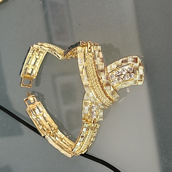 Jewelry - Picture 3 of 5